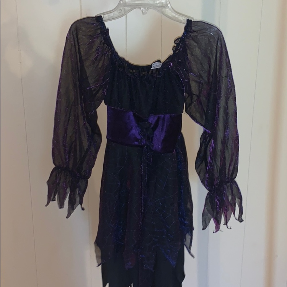 girls spooky witch costume!!🕸🕸